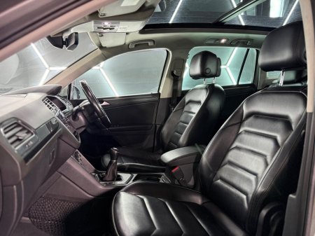 2018 Volkswagen Tiguan - thumbnail 18