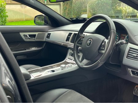 2015 Jaguar XF 2.2 D R-SPORT 163PS 4DR AUTO €11,950 thumbnail