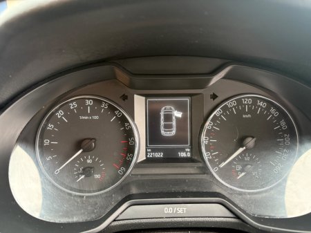 2016 Skoda Octavia COMBI AMBITION 1.6TDI 110HP DSG €10,950 thumbnail