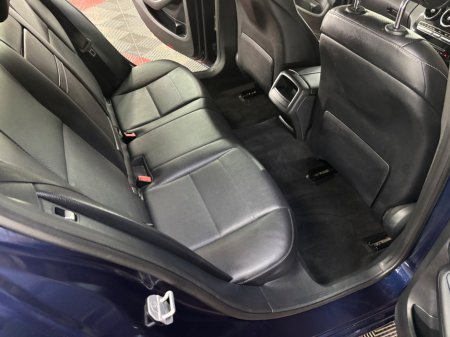 2015 Mercedes-Benz C Class C 220 BLUETEC €12,950 thumbnail