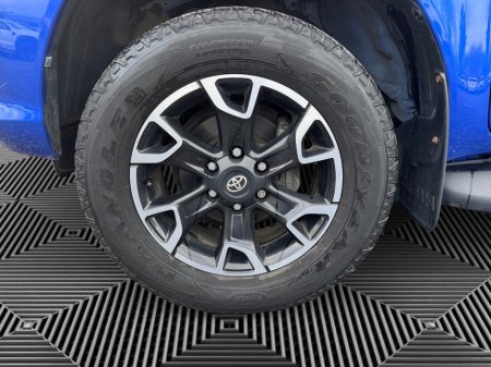 2018 Toyota Hilux - thumbnail 10