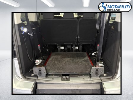2025 Ford Tourneo Connect Wheelchair Accessible €41,995 thumbnail