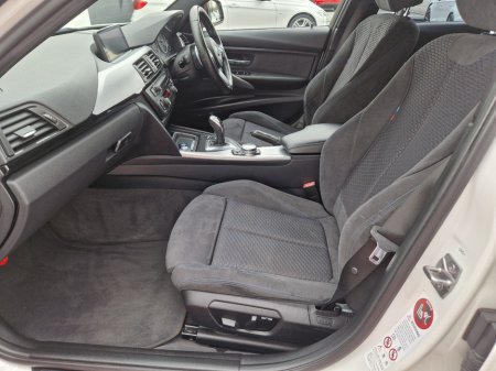 2013 BMW 3 Series - thumbnail 21