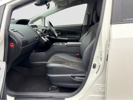 2019 Toyota Prius - thumbnail 14