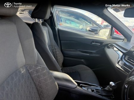 2021 Toyota C-HR C-HR 1.8 HYBRID SPORT €23,950 thumbnail