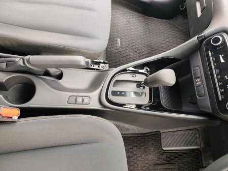 2021 Toyota Yaris - thumbnail 16