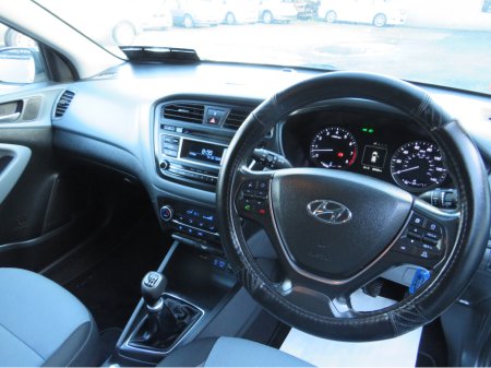 2015 Hyundai i20 - thumbnail 11