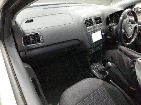 2016 Volkswagen Polo - thumbnail 4