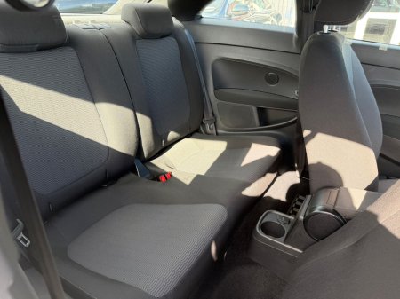 2016 Volkswagen Beetle - thumbnail 17