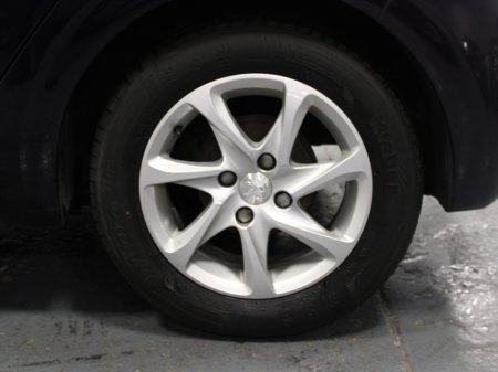 2018 Peugeot 208 - thumbnail 33