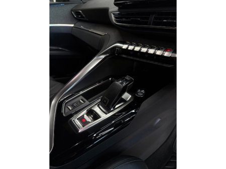 2023 Peugeot 5008 - thumbnail 10