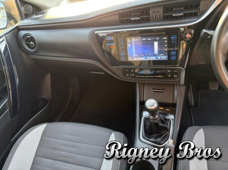 2016 Toyota Auris - thumbnail 9