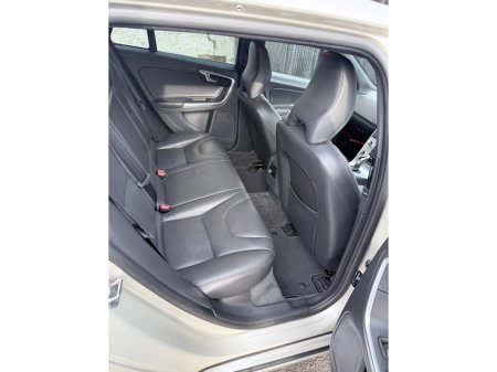 2016 Volvo V60 - thumbnail 17