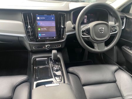 2023 Volvo V90 T6 Dark Plus Recharge AWD Auto (PHEV) €47,900 thumbnail