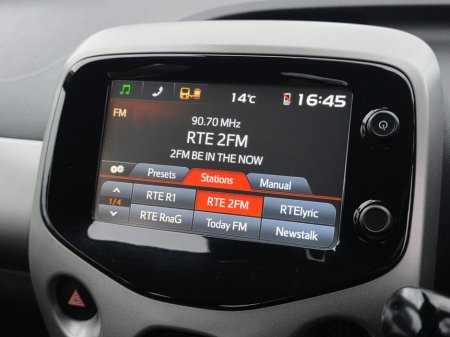 2017 Toyota Aygo 1.0 VVT-i x-play+ €8,450 thumbnail