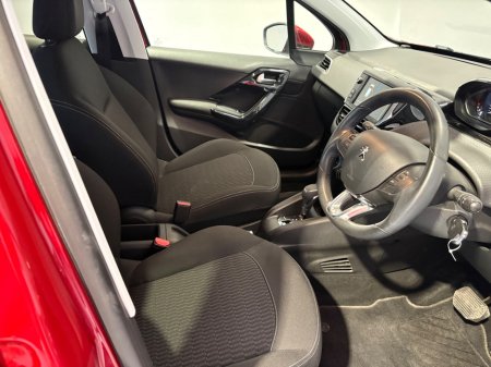 2017 Peugeot 208 - thumbnail 9