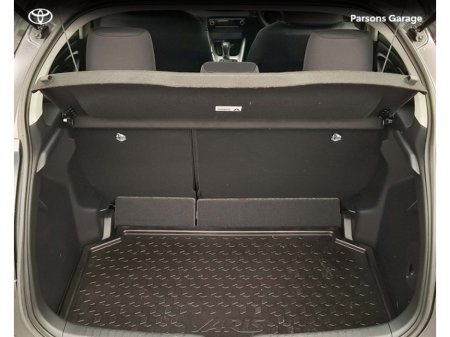 2025 Toyota Yaris - thumbnail 13