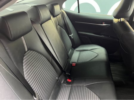 2019 Toyota Camry - thumbnail 13