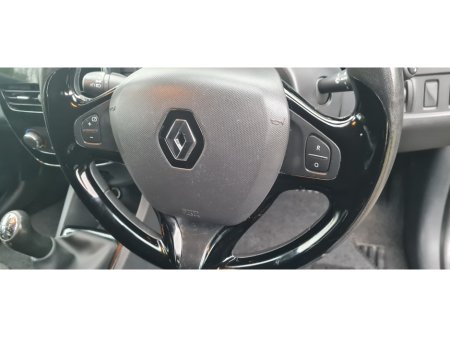 2014 Renault Clio 1.2 Petrol Dynamique MediaNav 75 bhp €6,900 thumbnail
