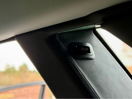 2004 Rolls-Royce Phantom AUTO thumbnail