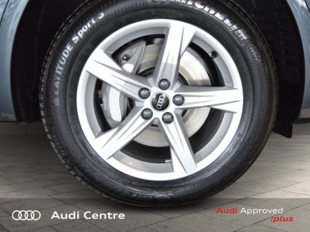 2023 Audi Q5 50 TFSI-e 299HP S tronic quattro SE €53,499 thumbnail