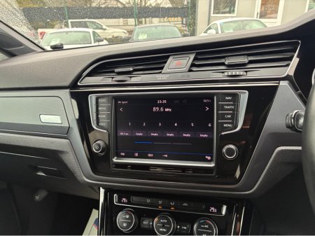 2016 Volkswagen Touran ( 162 REG R-LINE EDITION 1.4 TSI AUTO 7 SEATER CARPLAY ANDROID AUTO  LARGE TOUCH SCREEN -  SPECIALISING IN IMPORTS OF GERMAN AUTOMATIC HI SPEC €18,500 thumbnail