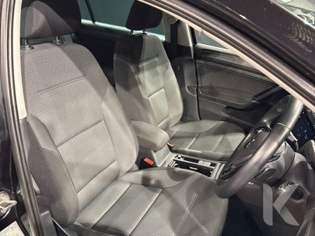 2020 Volkswagen Golf ESTATE AUTOMATIC 1.2L TSI - REVERSE CAMERA - UPGRADED ALLOY WHEELS - PADDLE SHIFT - DIGITAL DASH - CRUISE CONTROL - A/C HEATING CONTROLS €20,950 thumbnail