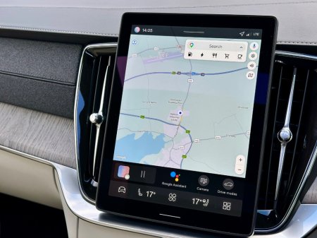 2025 Volvo XC90 - thumbnail 25