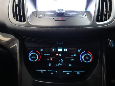 2017 Ford Kuga 1.5 TDCI 120PS FW FWD 4DR ST-LINE €15,800 thumbnail