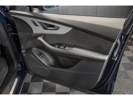 2025 Audi Q7 Q7 55 TFSI e 394PS quattro S line tip €91,950 thumbnail