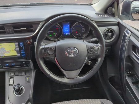 2018 Toyota Auris AURIS HYBRID LUNA SPORT €17,950 thumbnail