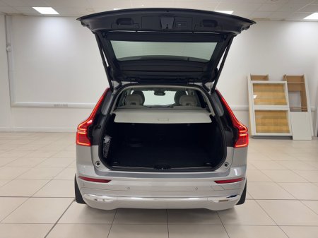 2023 Volvo XC60 T6 Recharge PHEV 350hp AT8 Core €53,500 thumbnail