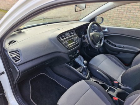 2017 Hyundai i20 - thumbnail 11