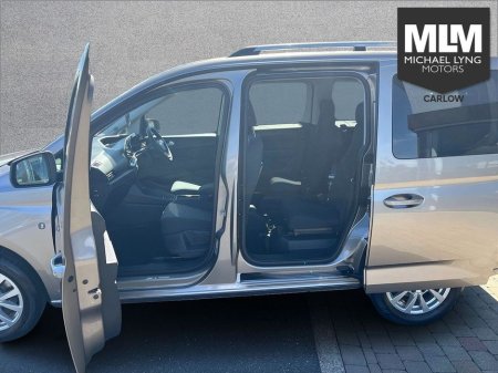 2024 Ford Transit Connect Wheelchair accessable €43,950 thumbnail
