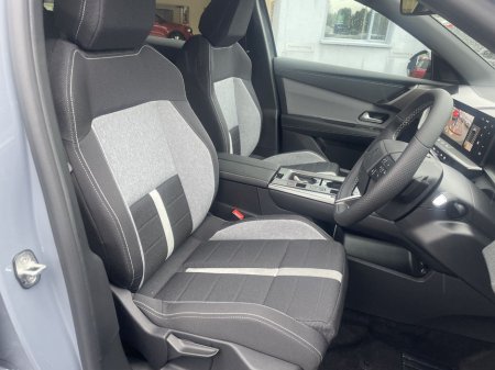 2026 Opel Grandland GRANDLAND GS 1.2 HYBRID 145BHP thumbnail