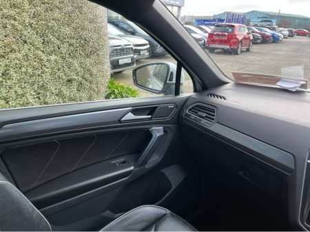 2020 Volkswagen Tiguan - thumbnail 19