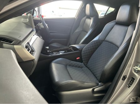 2020 Toyota C-HR - thumbnail 13