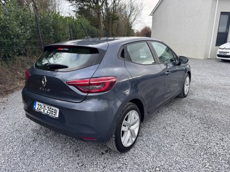 2022 Renault Clio - thumbnail 8