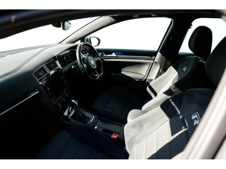 2017 Volkswagen Golf - thumbnail 8