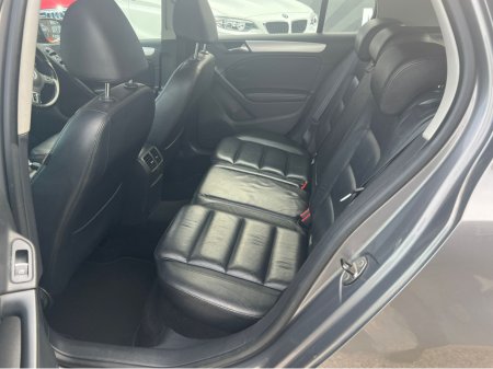 2011 Volkswagen Golf - thumbnail 12