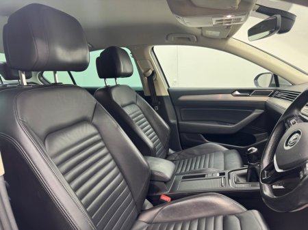 2016 Volkswagen Passat - thumbnail 7