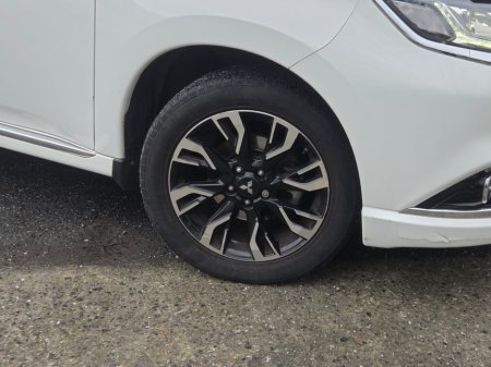 2016 Mitsubishi Outlander 2.0 GX4H PHEV 200BHP 5DR AUTO €13,950 thumbnail