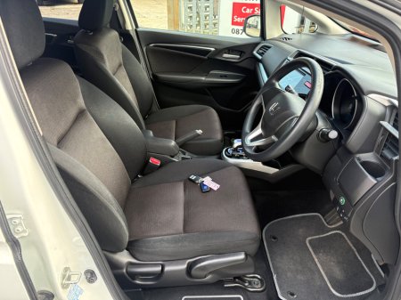 2015 Honda Fit - thumbnail 10