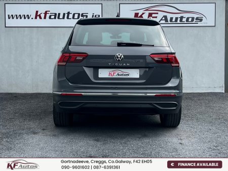 2022 Volkswagen Tiguan Life 2.0TDI 150bhp 6 Speed Manual 5dr - 221 Reg €30,995 thumbnail