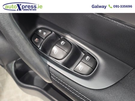 2017 Nissan Qashqai - thumbnail 20