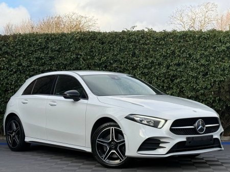 2022 Mercedes-Benz A Class A250e AMG-LINE 1.3 HYBRID // DIGITAL CLUSTER // AMBIENT LIGHTING // HEATED AMG-LINE SPORT SEATS