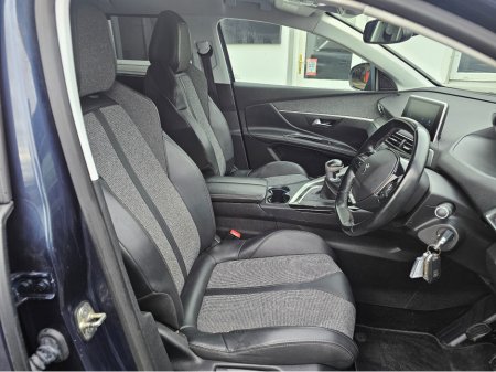 2019 Peugeot 5008 ALLURE 1.5 BLUE HDI 130 6 6.2 4DR €19,950 thumbnail