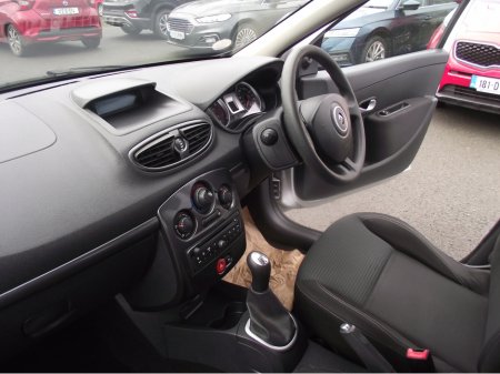 2013 Renault Clio III COLLECTION 1.2 75 5DR €4,950 thumbnail