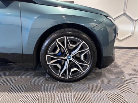 2022 BMW iX - thumbnail 16