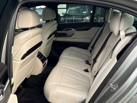 2022 BMW 7 Series - thumbnail 11